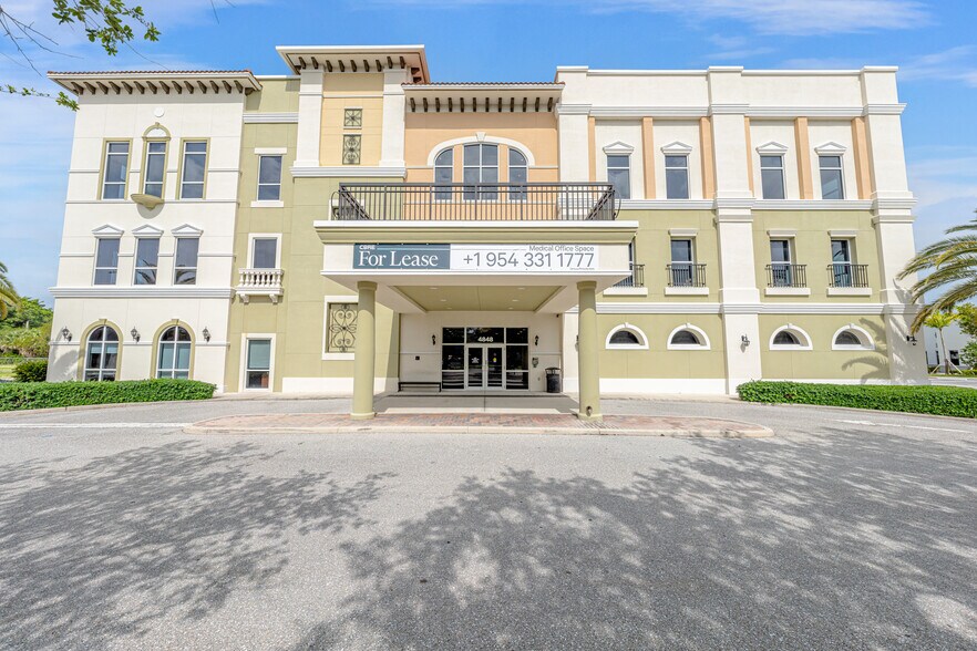 4848 Coconut Creek Pky, Coconut Creek, FL à louer - Photo du bâtiment - Image 3 de 44