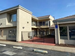 833 Mistletoe Ln, Redding, CA à louer Photo intérieure- Image 1 de 11