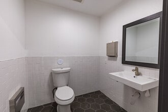 10835-10845 Vanowen St, North Hollywood, CA for lease Interior Photo- Image 2 of 7