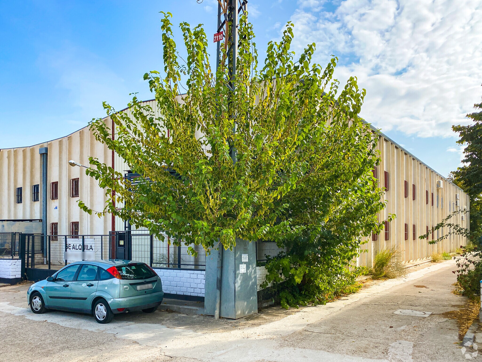 Industrial in Algete, Madrid for lease Primary Photo- Image 1 of 6