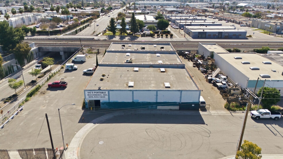 159-161 N East End Ave, Pomona, CA for sale - Primary Photo - Image 1 of 15