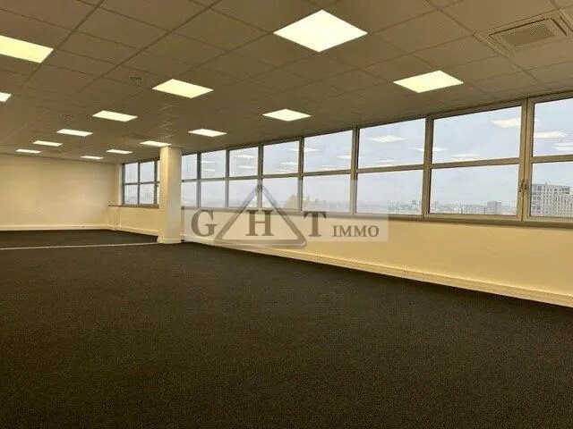 Office in Alfortville for lease - Interior Photo - Image 2 of 4