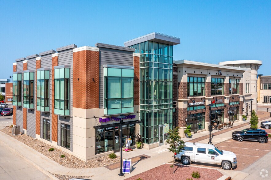 1615 SW Main St, Ankeny, IA à louer - Photo du bâtiment - Image 2 de 8