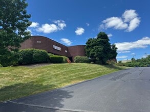 810 Boston Tpke, Shrewsbury, MA for lease Building Photo- Image 1 of 4