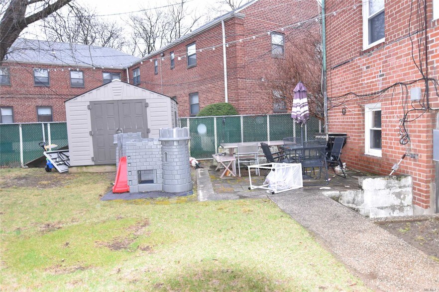 15009 89th St, Howard Beach, NY à louer - Photo du bâtiment - Image 3 de 23