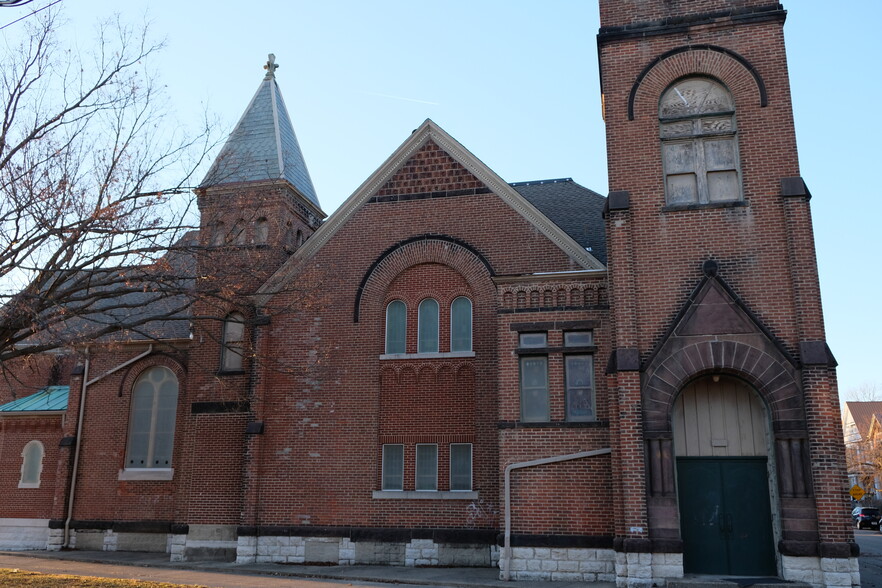 433 Oak St, Dayton, OH for sale - Primary Photo - Image 1 of 25