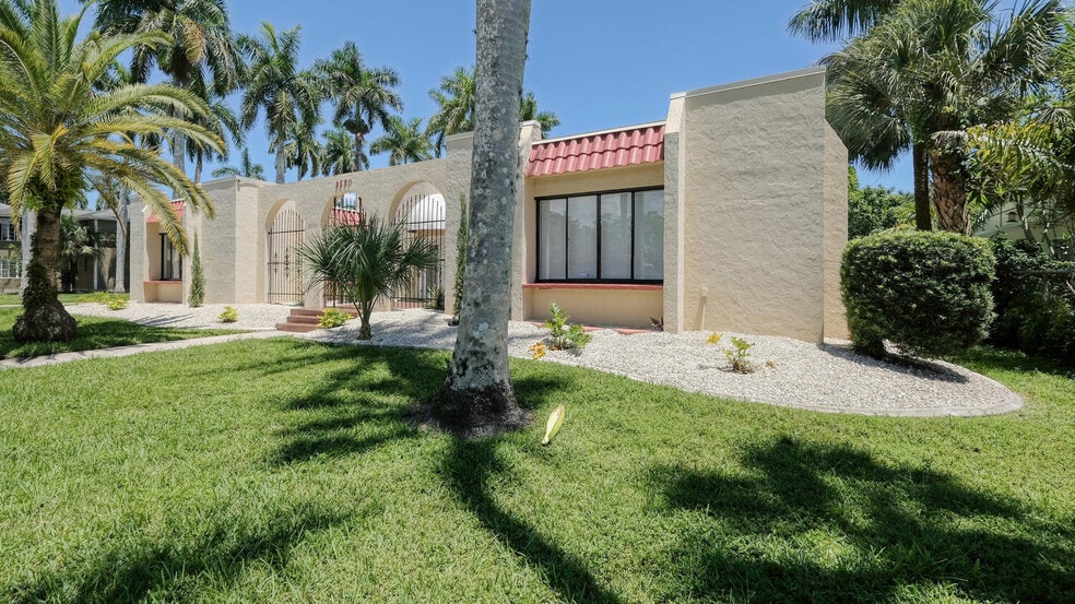 2548-2550 First St, Fort Myers, FL for lease - Building Photo - Image 2 of 35