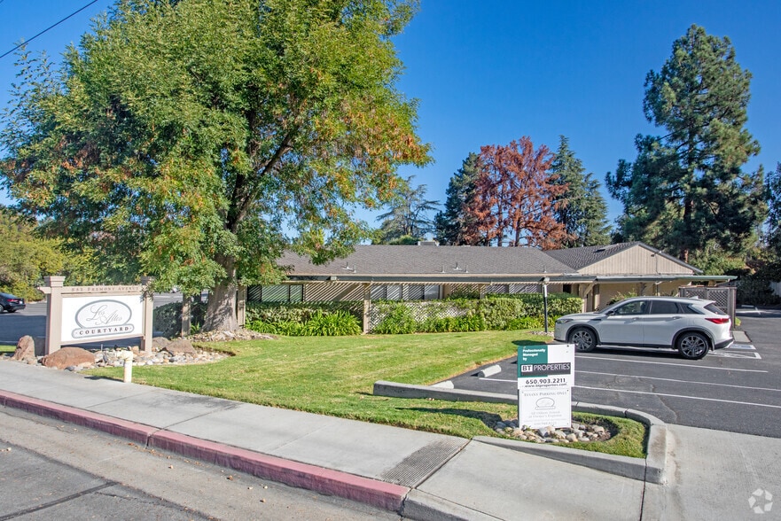 851 Fremont Ave, Los Altos, CA à louer - Photo du bâtiment - Image 2 de 4