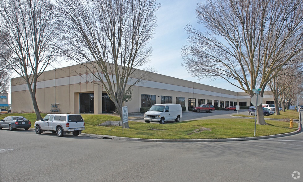 700 Harvest Park Dr, Brentwood, CA à louer - Photo du bâtiment - Image 2 de 10