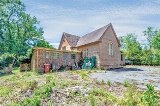 More details for Vicarage Hl, Billingshurst - Specialty for Sale