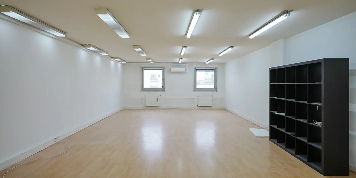 Office in Saint-Ouen-sur-Seine for lease Interior Photo- Image 1 of 9