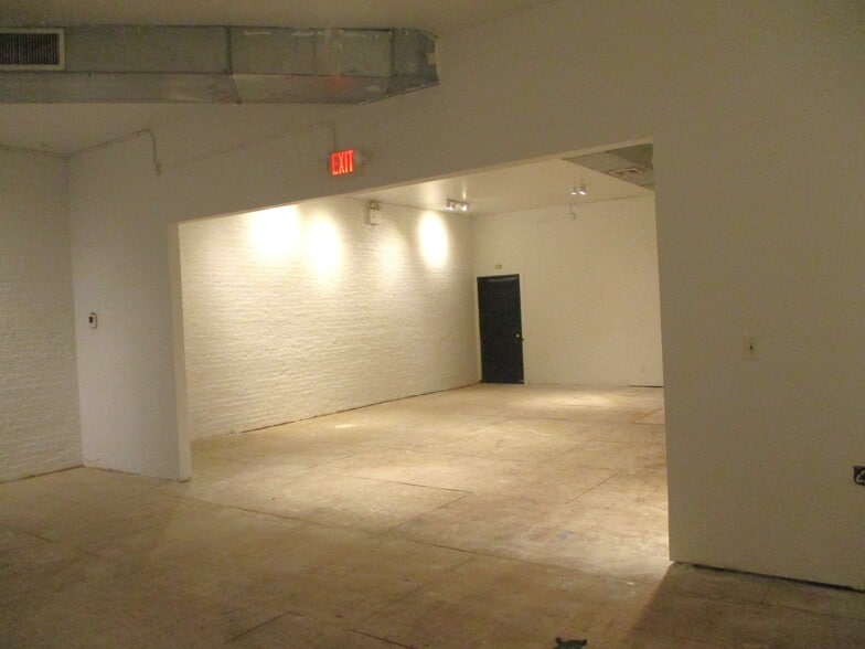 900 Fulton St, Brooklyn, NY for lease - Interior Photo - Image 3 of 9