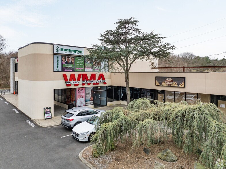 620 Waverly Ave, Patchogue, NY à louer - Photo du bâtiment - Image 3 de 7