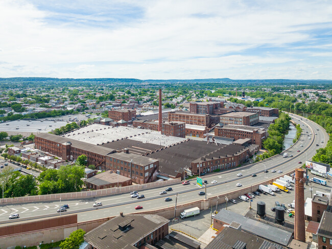 Plus de détails pour 90 Dayton Ave, Passaic, NJ - Industriel à louer