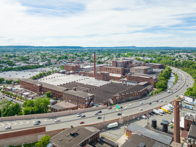 Plus de détails pour 90 Dayton Ave, Passaic, NJ - Industriel à louer