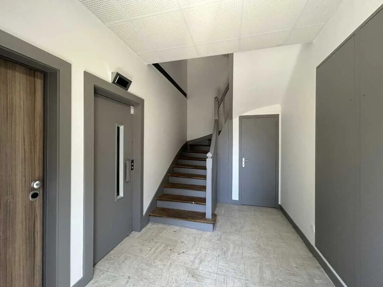 Office in Saint-Maur-des-Fossés for sale - Interior Photo - Image 2 of 7