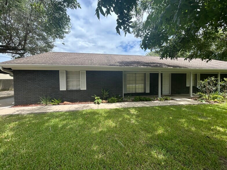 1707 Bernie Ave, Rosenberg, TX à louer - Photo du bâtiment - Image 3 de 9