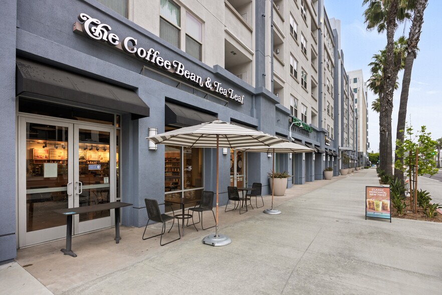 5115 Wilshire Blvd, Los Angeles, CA à louer - Photo du bâtiment - Image 3 de 6