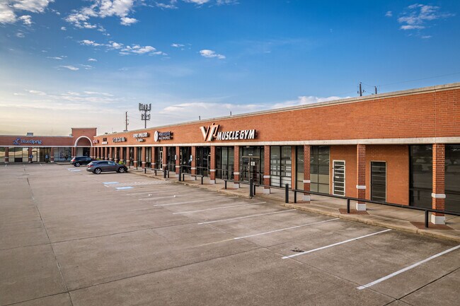 Plus de détails pour 11925 Southwest Fwy, Stafford, TX - Commerce de détail à louer