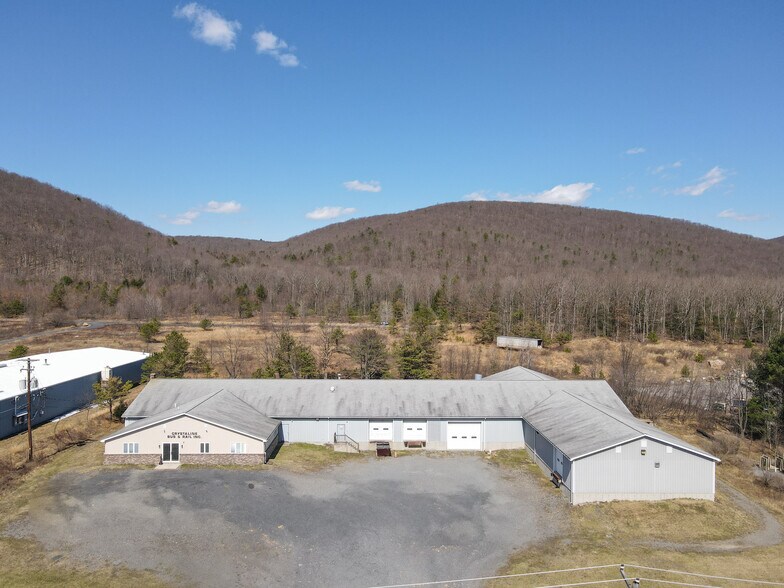 442 Industrial, Nesquehoning, PA à vendre - Photo principale - Image 1 de 1