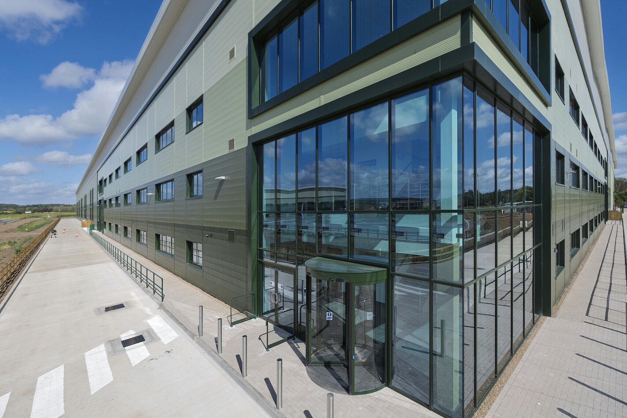 Aveling Way, Worksop for lease Building Photo- Image 1 of 6