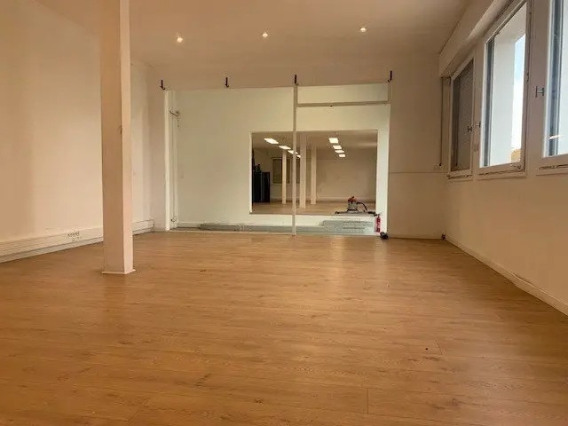 Industrial in Dijon for lease - Interior Photo - Image 2 of 11