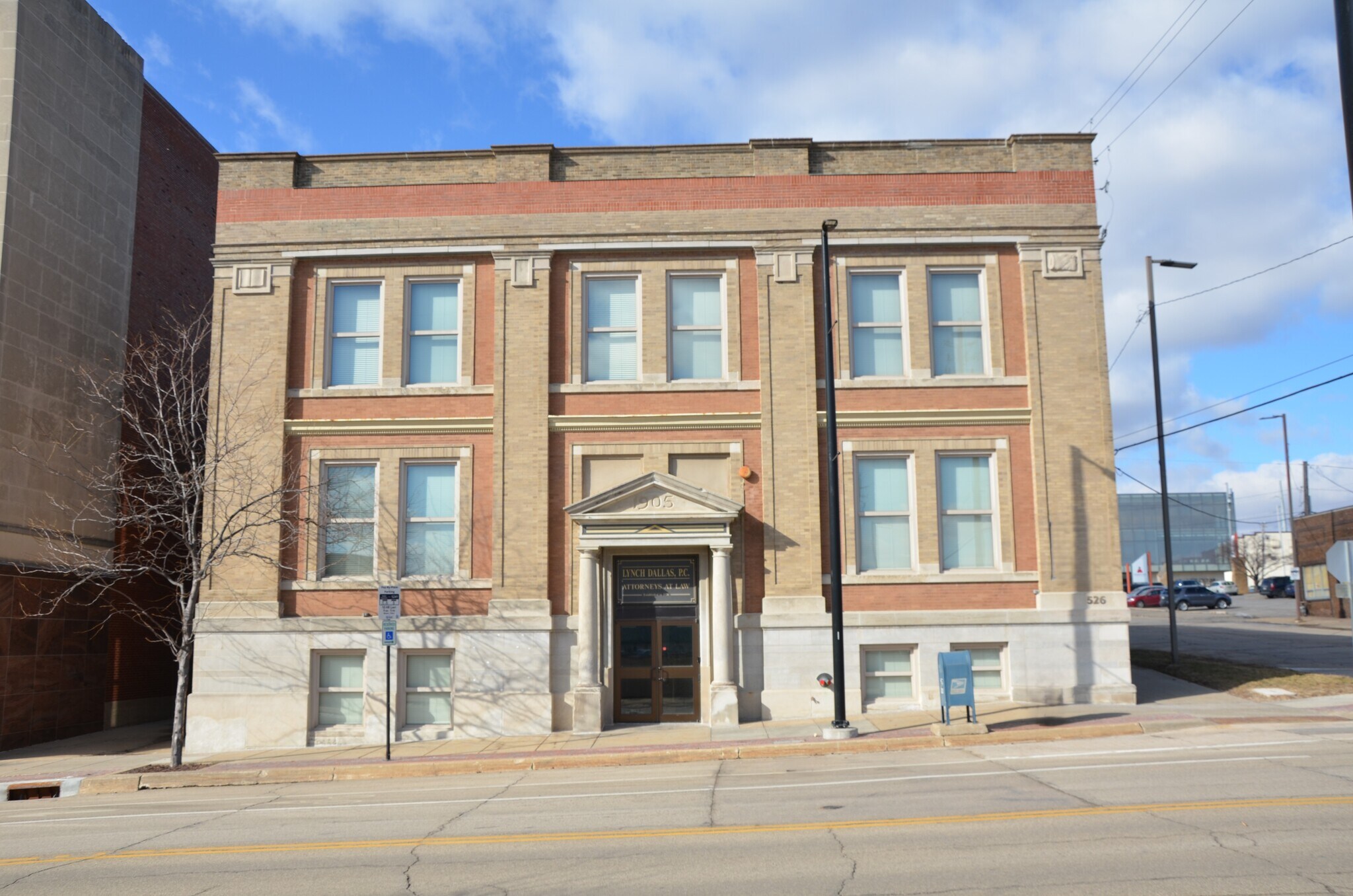 526 2nd Ave SE, Cedar Rapids, IA for sale Primary Photo- Image 1 of 51