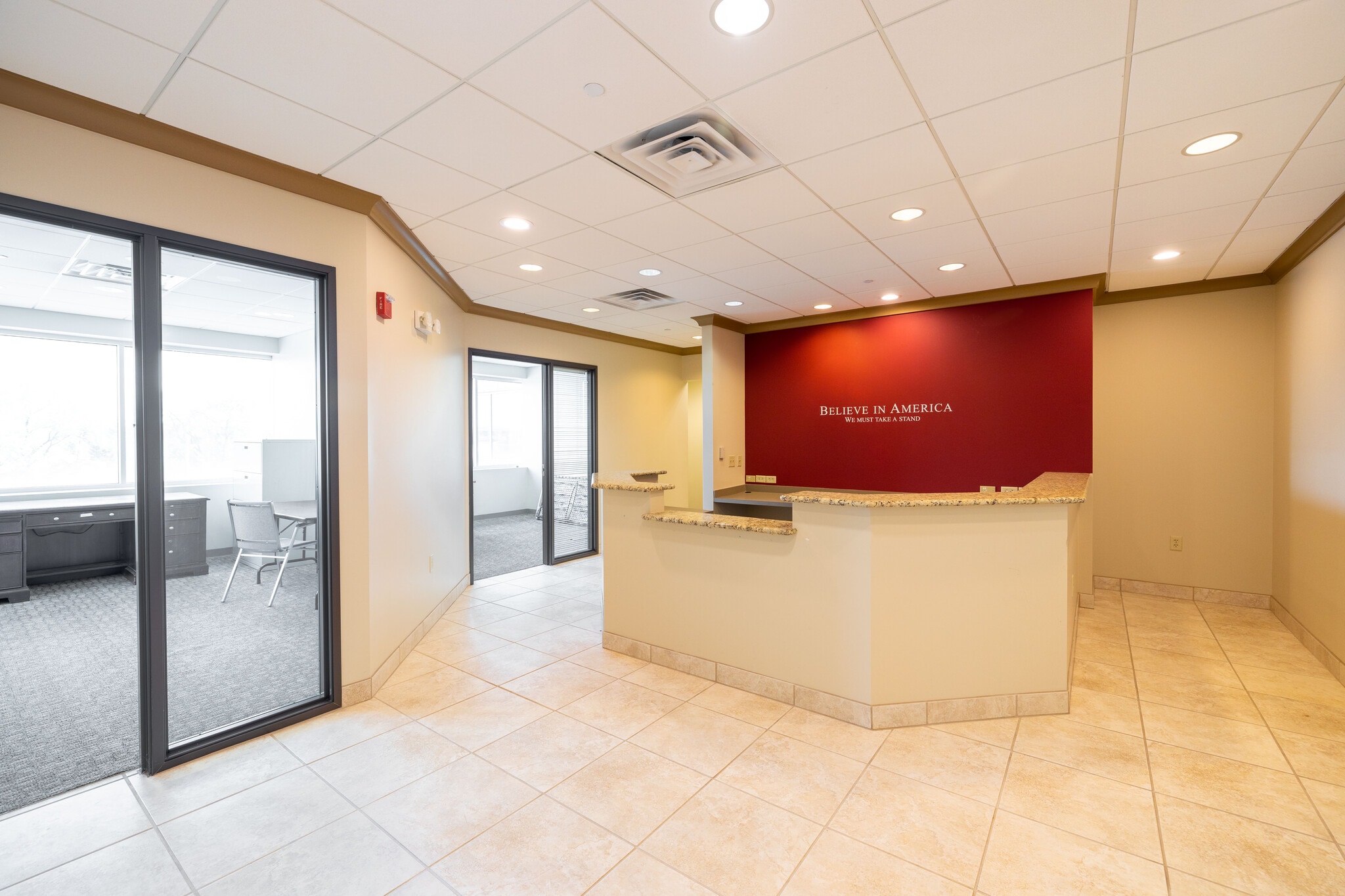 30701 Woodward Ave, Royal Oak, MI for lease Interior Photo- Image 1 of 4