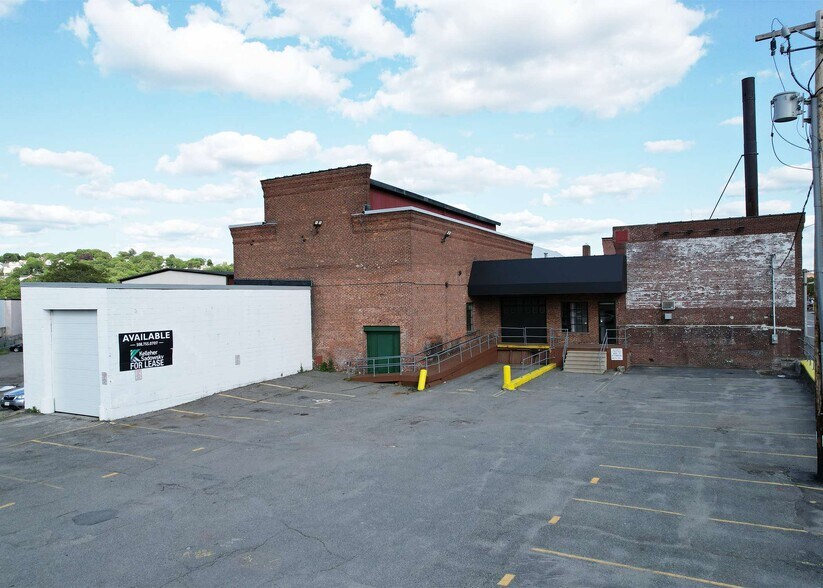 112 Grove St, Worcester, MA à louer - Photo du bâtiment - Image 2 de 5