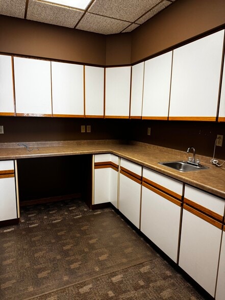205 W Bridge St, Wausau, WI for lease - Interior Photo - Image 3 of 9