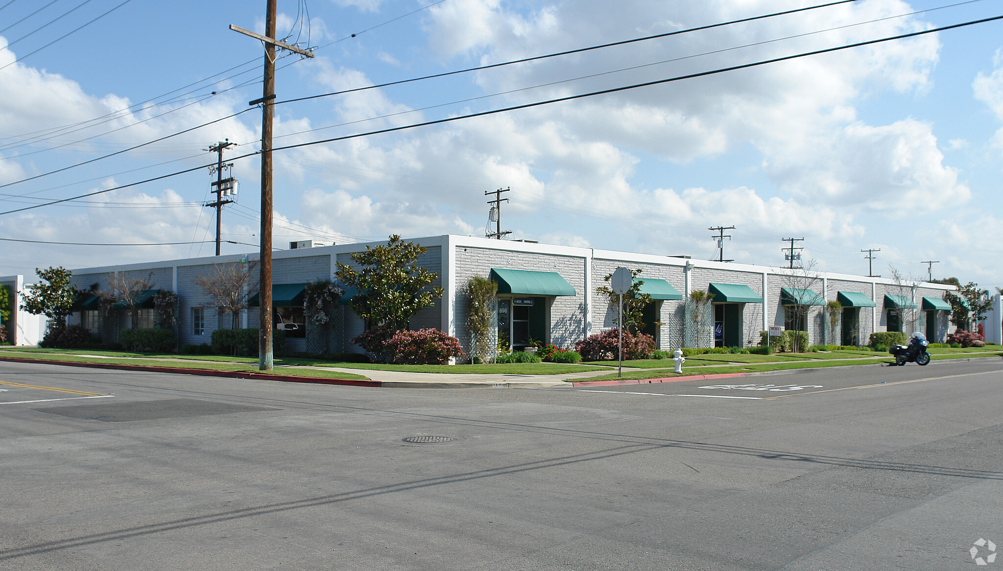 868-882 W 16th St, Newport Beach, CA for lease Building Photo- Image 1 of 6