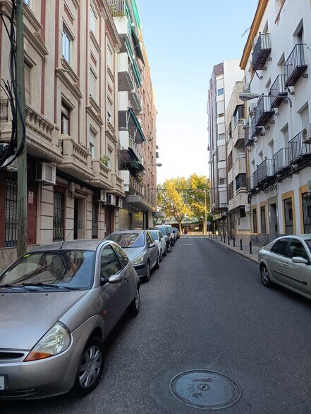 Calle Gonzalo Ximénez de Quesada, Córdoba, Córdoba à vendre - Photo du bâtiment - Image 3 de 4