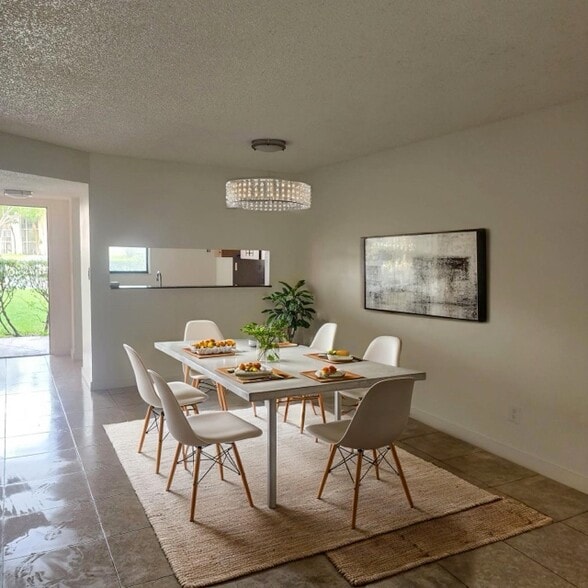 BULK CONDO PORTFOLIO OF 5 UNITS portefeuille de 5 propriétés à vendre sur LoopNet.ca - Photo principale - Image 1 de 33