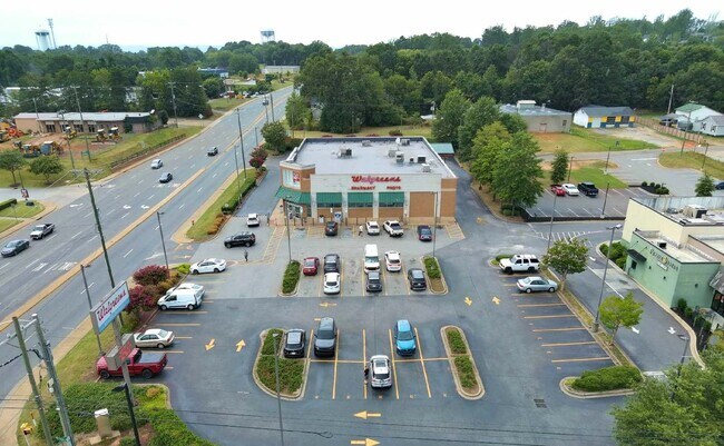 More details for 1232 W Wade Hampton Blvd, Greer, SC - Retail for Sale