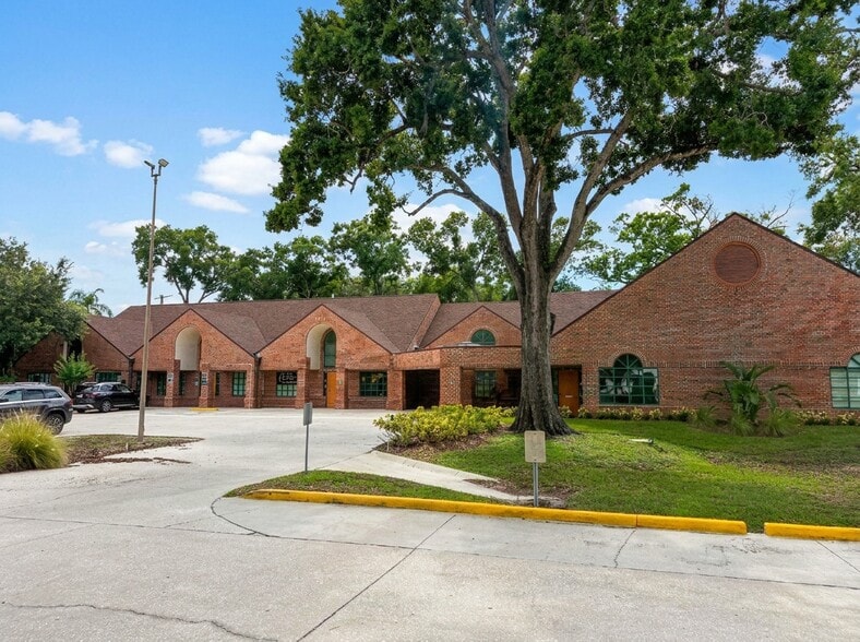 4200 N Armenia Ave, Tampa, FL for lease - Building Photo - Image 1 of 8