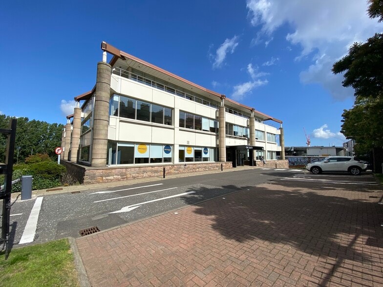 160 Dundee St, Edinburgh for lease - Building Photo - Image 2 of 3