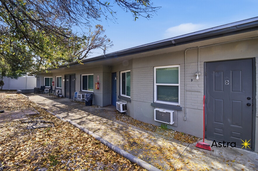 1429 Laura St, Clearwater, FL for sale - Building Photo - Image 3 of 10