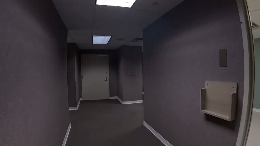 940 N Marr Rd, Columbus, IN à louer - Vidéo sur l’inscription commerciale - Image 2 de 25