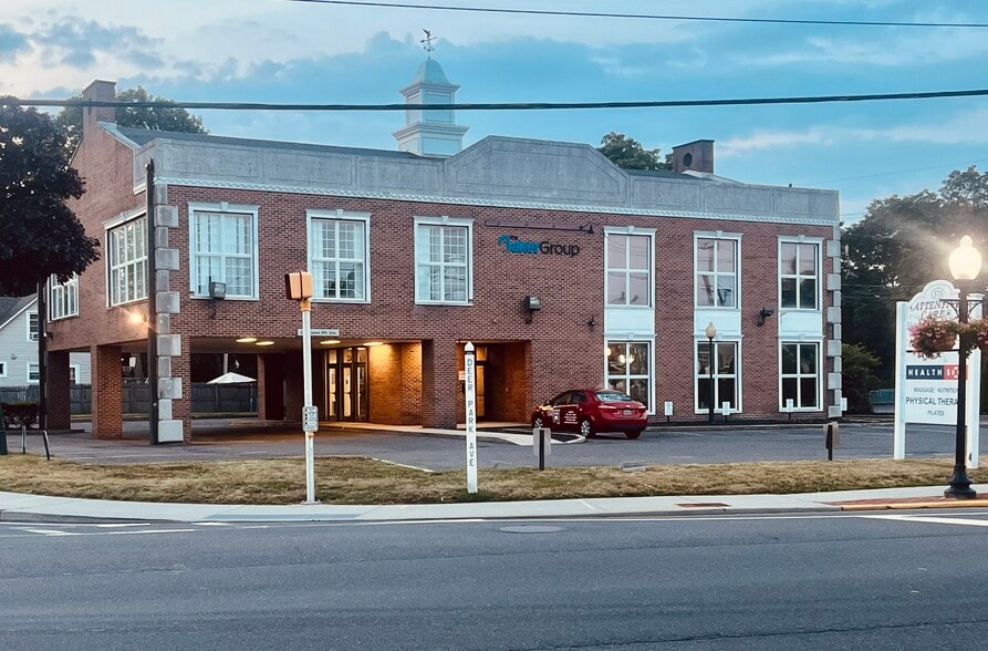 375 Deer Park Ave, Babylon, NY for lease - Building Photo - Image 1 of 17