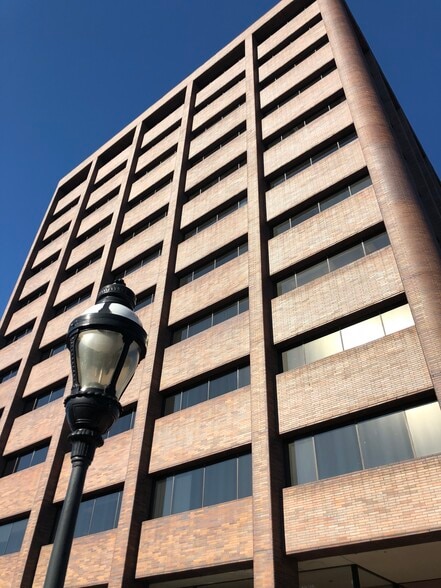 1 W Broad St, Bethlehem, PA for lease - Building Photo - Image 1 of 2