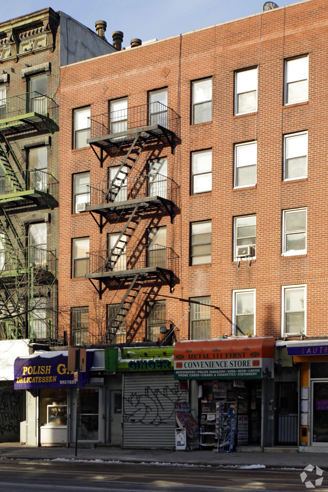 109 1st Ave, New York, NY à louer Photo principale- Image 1 de 17