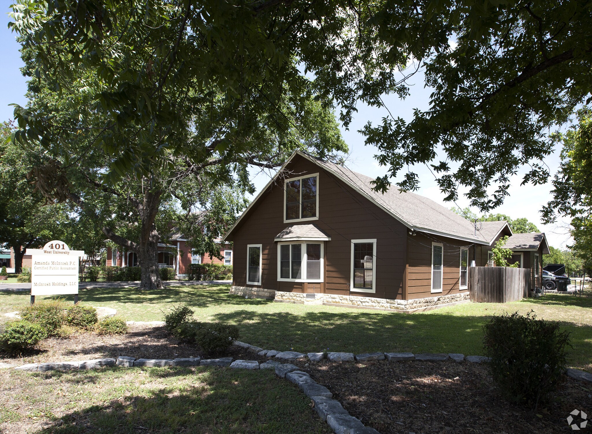 401 W University Ave, Georgetown, TX for lease Primary Photo- Image 1 of 5