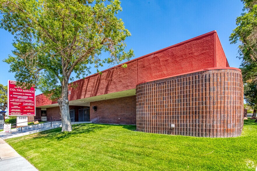 5280 S Eastern Ave, Las Vegas, NV à louer - Photo du bâtiment - Image 2 de 13