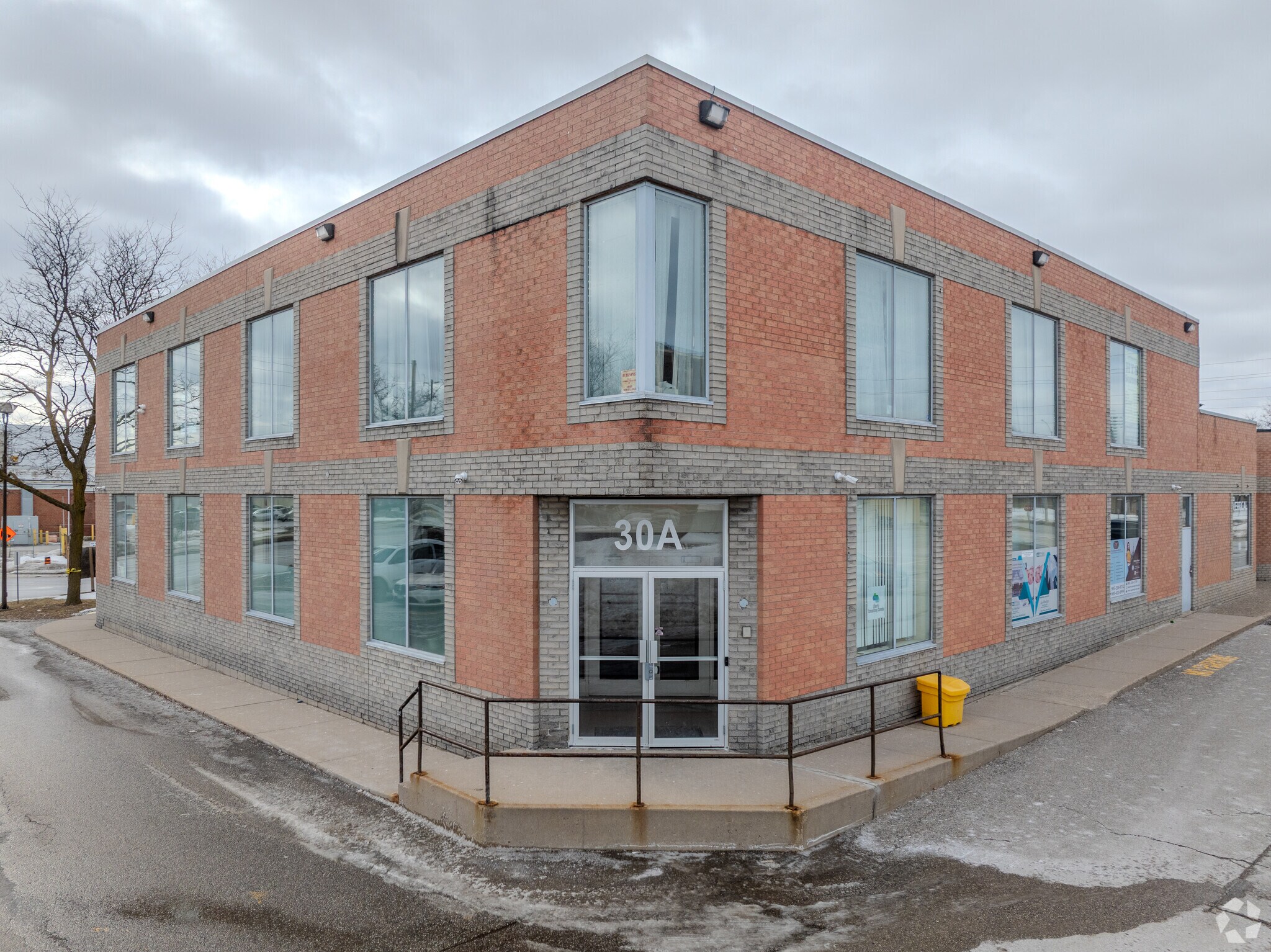 30 Kennedy Rd S, Brampton, ON for sale Primary Photo- Image 1 of 1