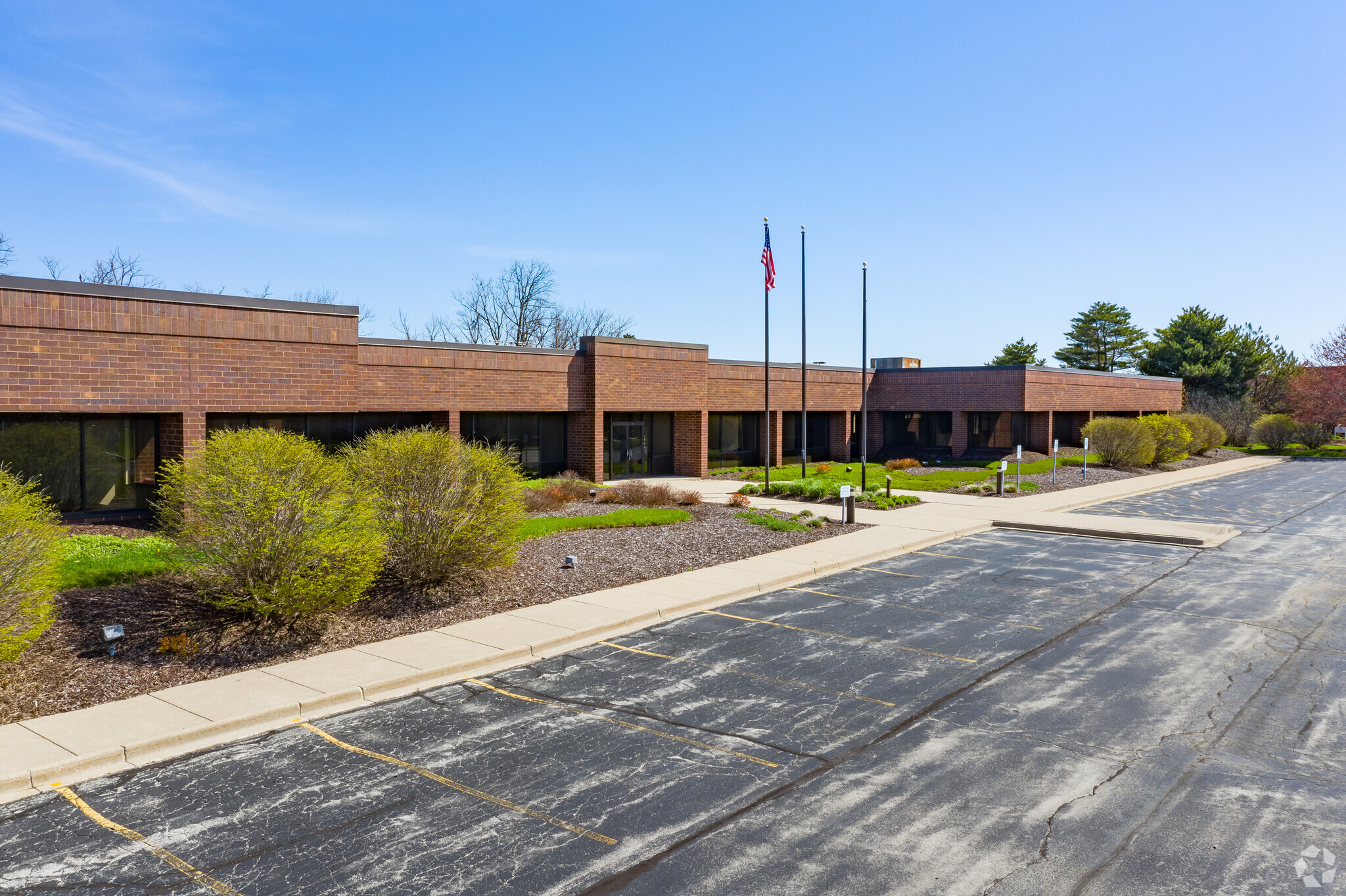 11700 W Lake Park Dr, Milwaukee, WI for lease Primary Photo- Image 1 of 8