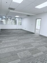 4406 W Linebaugh Ave, Tampa, FL à louer Photo intérieure- Image 1 de 11