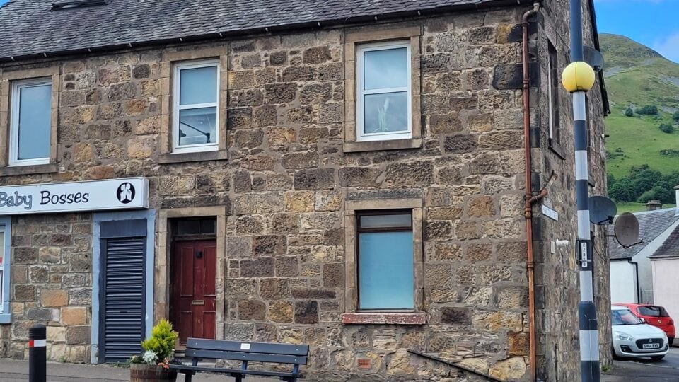 122-124 High St, Tillicoultry for lease - Primary Photo - Image 1 of 1