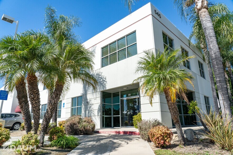 545 College Commerce Way, Upland, CA à vendre - Photo du bâtiment - Image 3 de 9