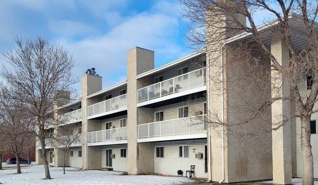 Plus de détails pour Four Multifamily Buildings Portfolio – Multi-résidentiel à vendre, Regina, SK