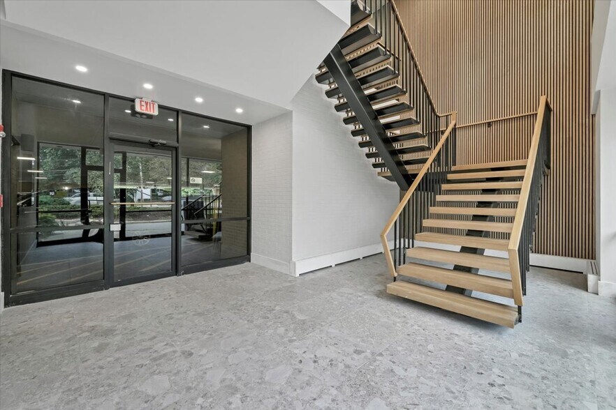 180 Summit Ave, Montvale, NJ à louer - Photo du bâtiment - Image 2 de 21